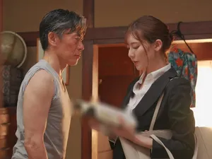 Lão giáo sư dam dang và cô học trò gương mẫu