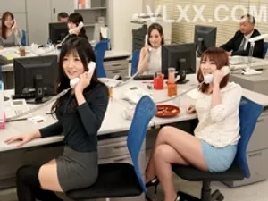 Cô giáo đáng thương bị đám học trò khốn nạn cưỡng hiếp